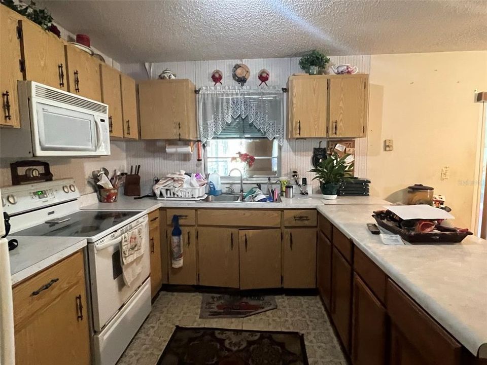 Recently Sold: $800,000 (3 beds, 2 baths, 1176 Square Feet)