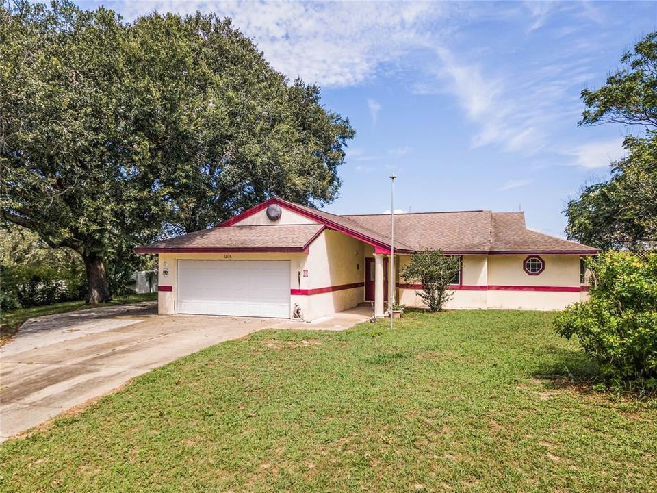 Recently Sold: $330,000 (3 beds, 3 baths, 1450 Square Feet)