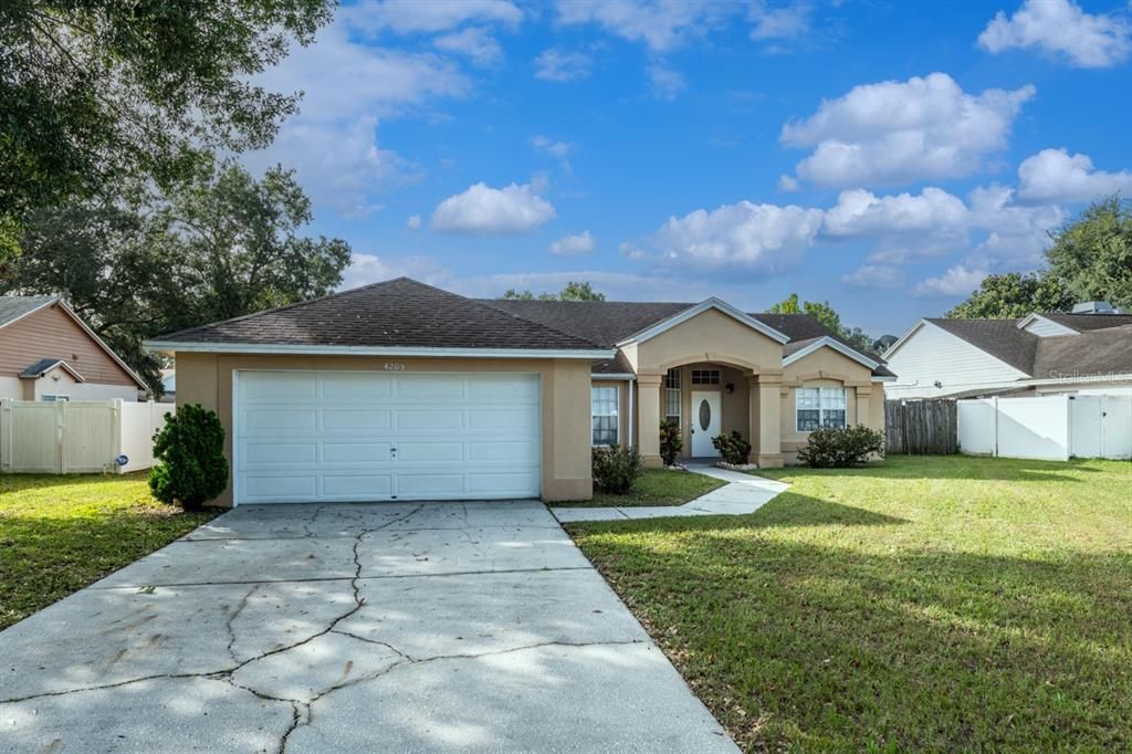 Recently Rented: $2,000 (3 beds, 2 baths, 1709 Square Feet)