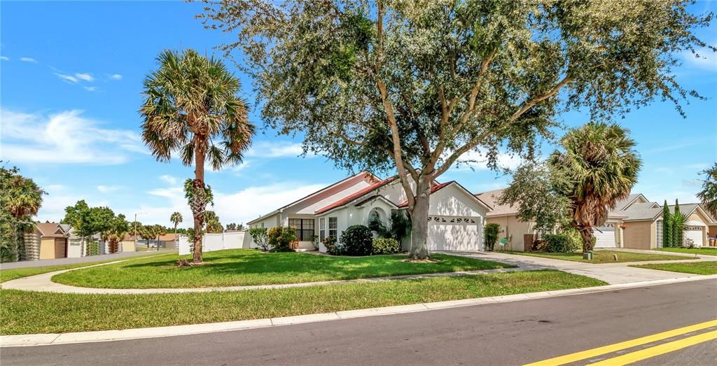 Recently Sold: $469,900 (4 beds, 3 baths, 1791 Square Feet)