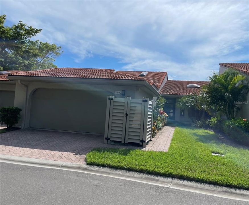 Recently Sold: $1,250,000 (3 beds, 2 baths, 2448 Square Feet)