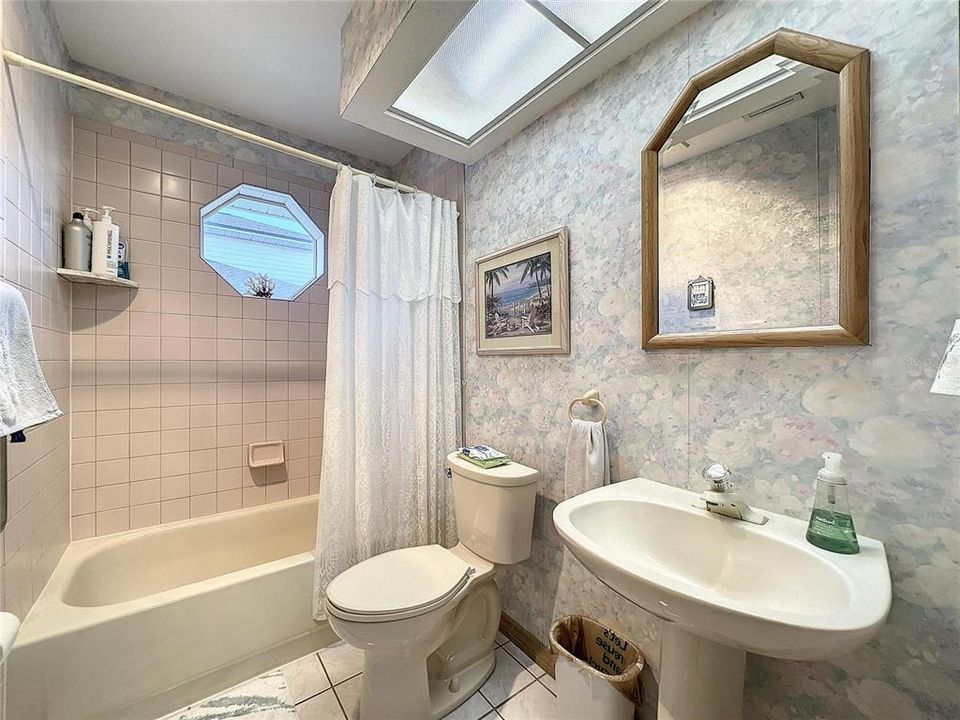 最近售出: $649,245 (3 贝兹, 3 浴室, 1830 平方英尺)