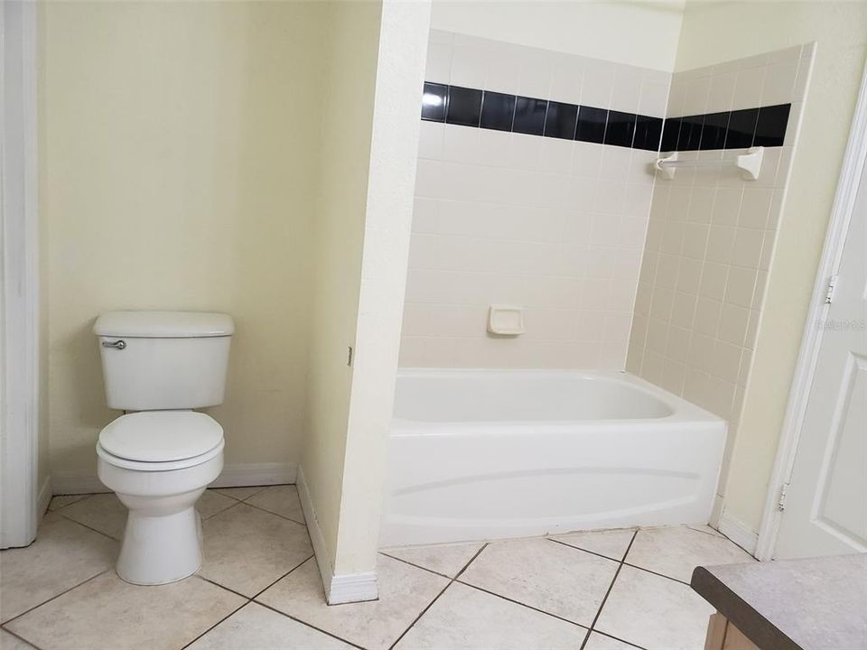 最近租的: $1,595 (2 贝兹, 2 浴室, 1077 平方英尺)