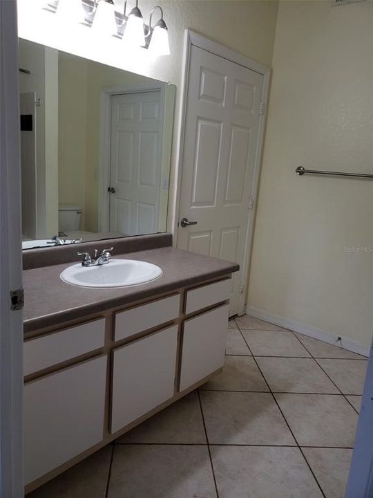 Recently Rented: $1,595 (2 beds, 2 baths, 1077 Square Feet)