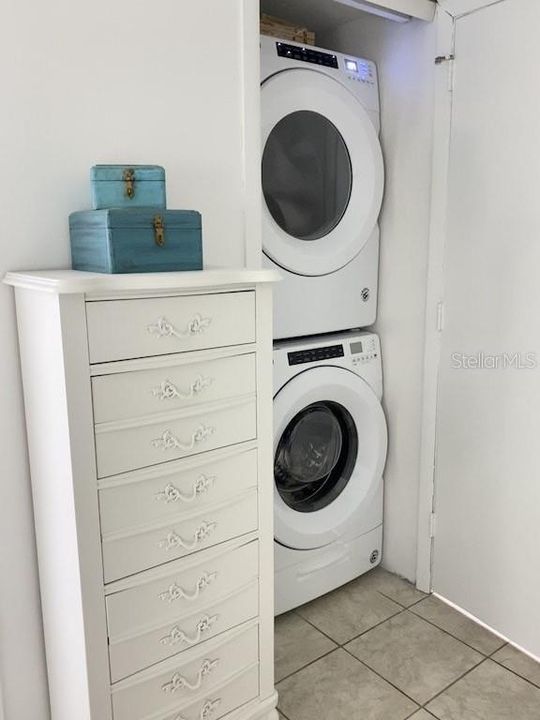 Full size new washer & dryer
