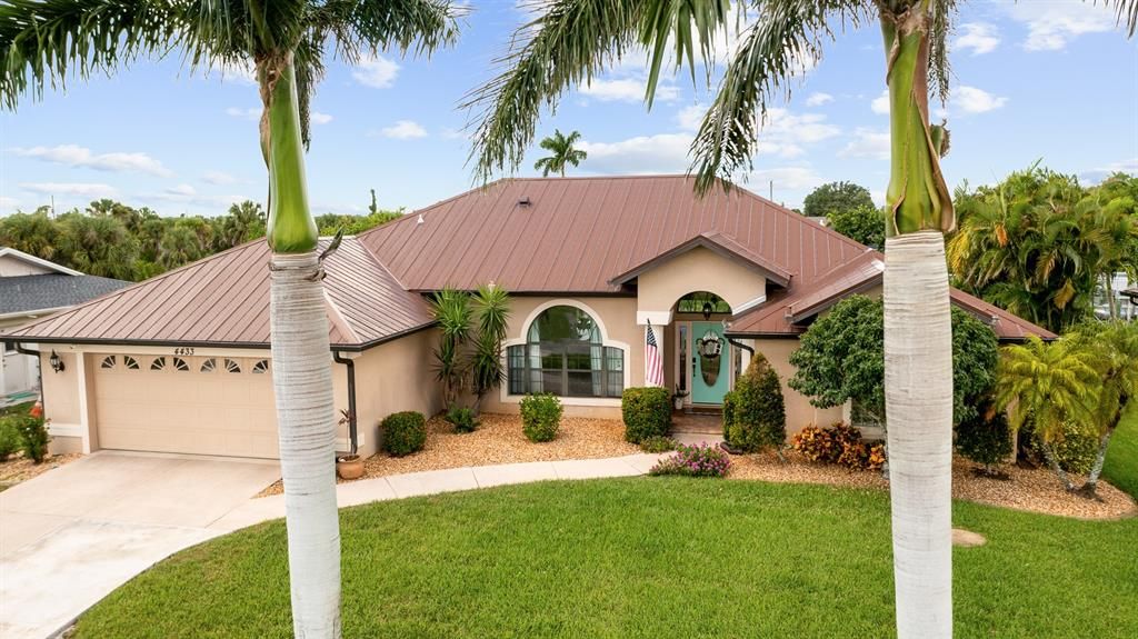 Recently Sold: $639,900 (3 beds, 2 baths, 2037 Square Feet)