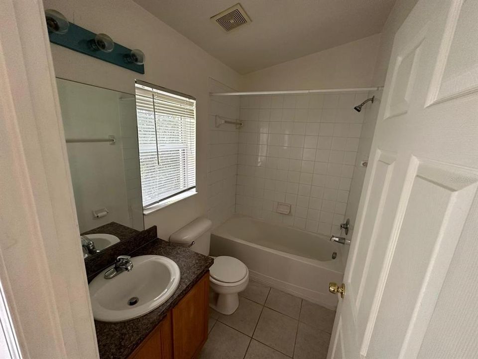For Rent: $1,900 (2 beds, 2 baths, 1319 Square Feet)