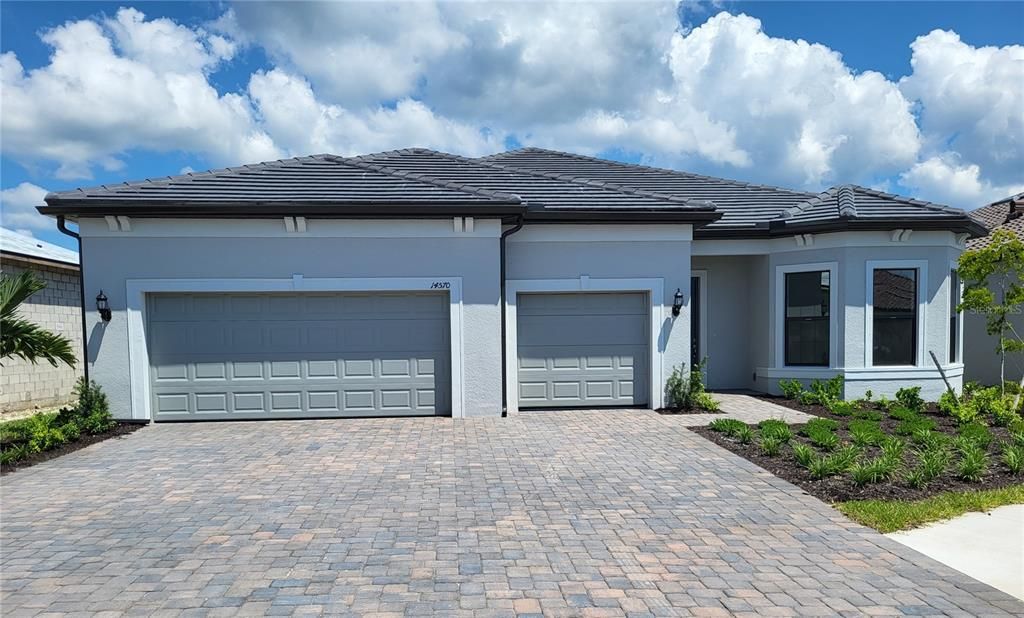 最近售出: $860,000 (3 贝兹, 2 浴室, 2289 平方英尺)