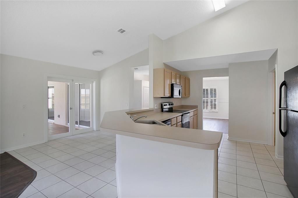 Active With Contract: $459,900 (3 beds, 2 baths, 2110 Square Feet)