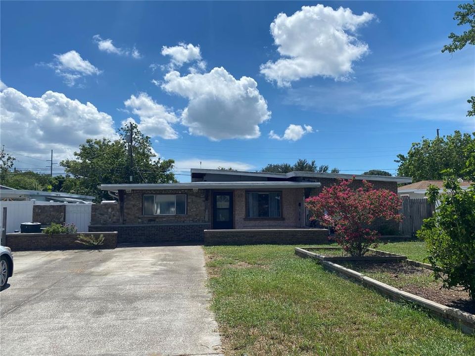 最近售出: $250,000 (2 贝兹, 2 浴室, 1364 平方英尺)