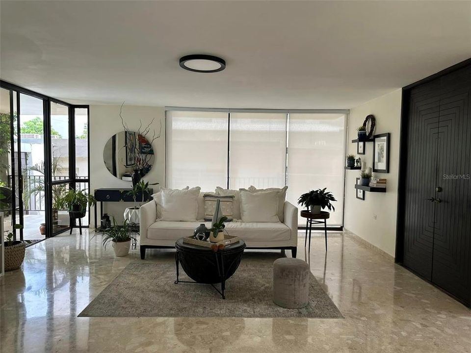 Vendido Recientemente: $485,000 (4 camas, 3 baños, 3616 Pies cuadrados)