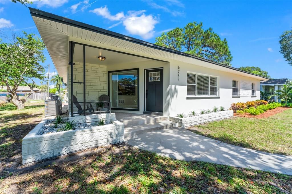 Recently Sold: $599,000 (3 beds, 2 baths, 1652 Square Feet)