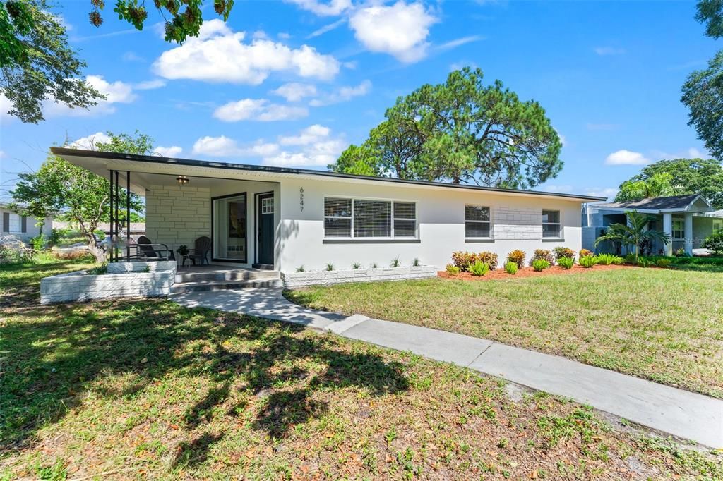 Recently Sold: $599,000 (3 beds, 2 baths, 1652 Square Feet)