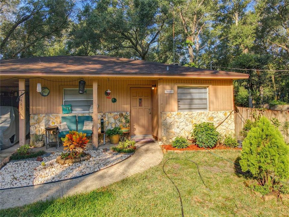 Recently Sold: $320,000 (2 beds, 2 baths, 1081 Square Feet)