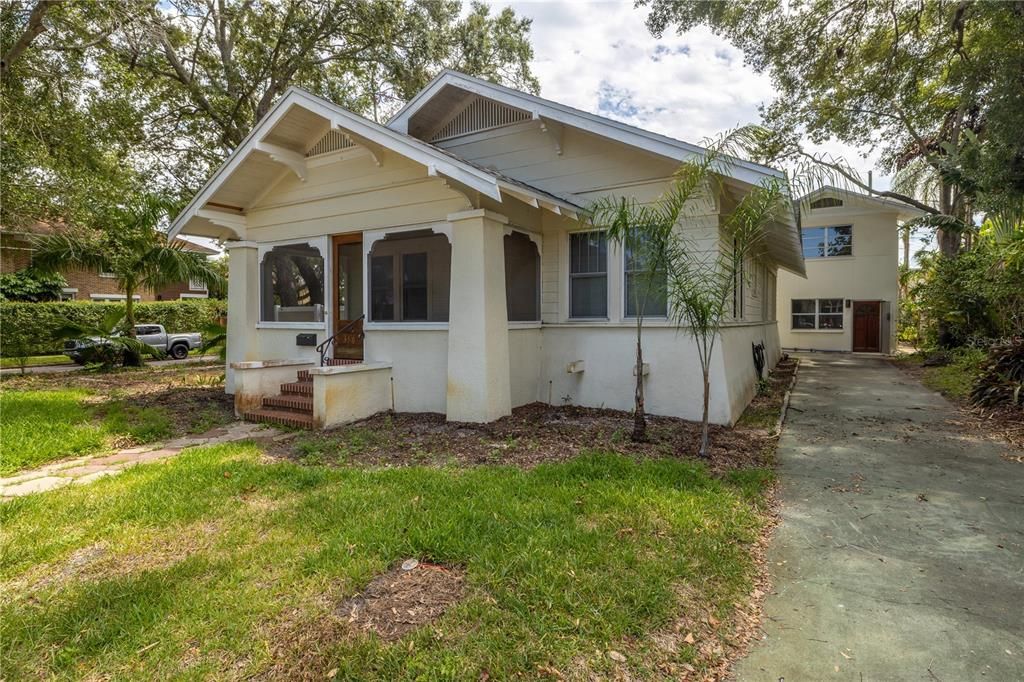 Recently Sold: $945,000 (3 beds, 2 baths, 1834 Square Feet)