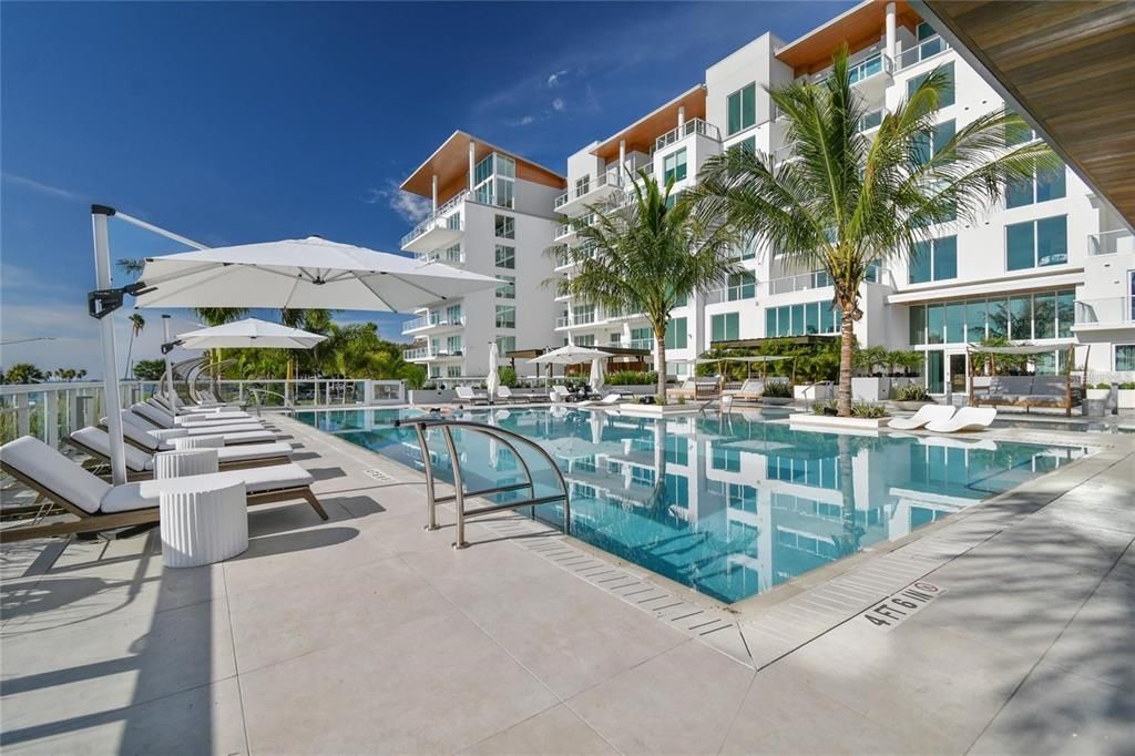 Recently Sold: $2,300,000 (3 beds, 3 baths, 2569 Square Feet)