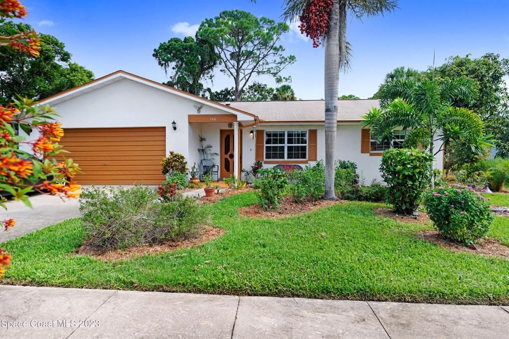 Recently Sold: $270,000 (3 beds, 2 baths, 1304 Square Feet)