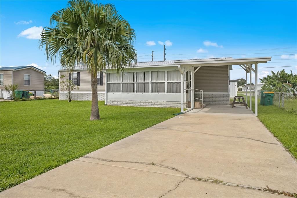 Recently Sold: $168,500 (2 beds, 2 baths, 896 Square Feet)