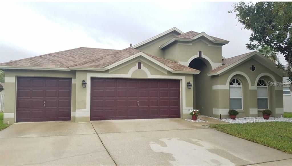 Recently Rented: $2,650 (4 beds, 2 baths, 2095 Square Feet)