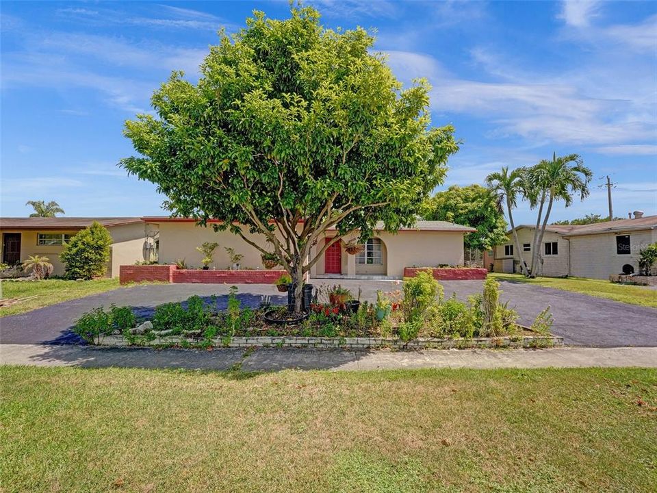 Vendido Recientemente: $420,000 (2 camas, 2 baños, 1607 Pies cuadrados)