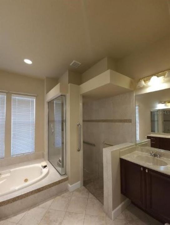 Недавно арендовано: $4,495 (4 спален, 3 ванн, 3325 Квадратных фут)