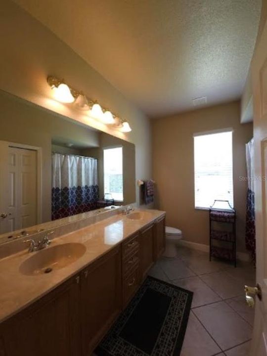 Недавно арендовано: $4,495 (4 спален, 3 ванн, 3325 Квадратных фут)