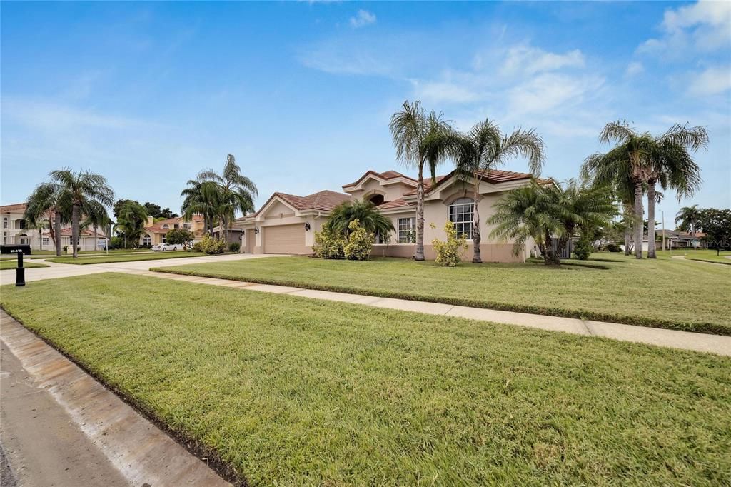 For Sale: $1,313,500 (4 beds, 3 baths, 3381 Square Feet)