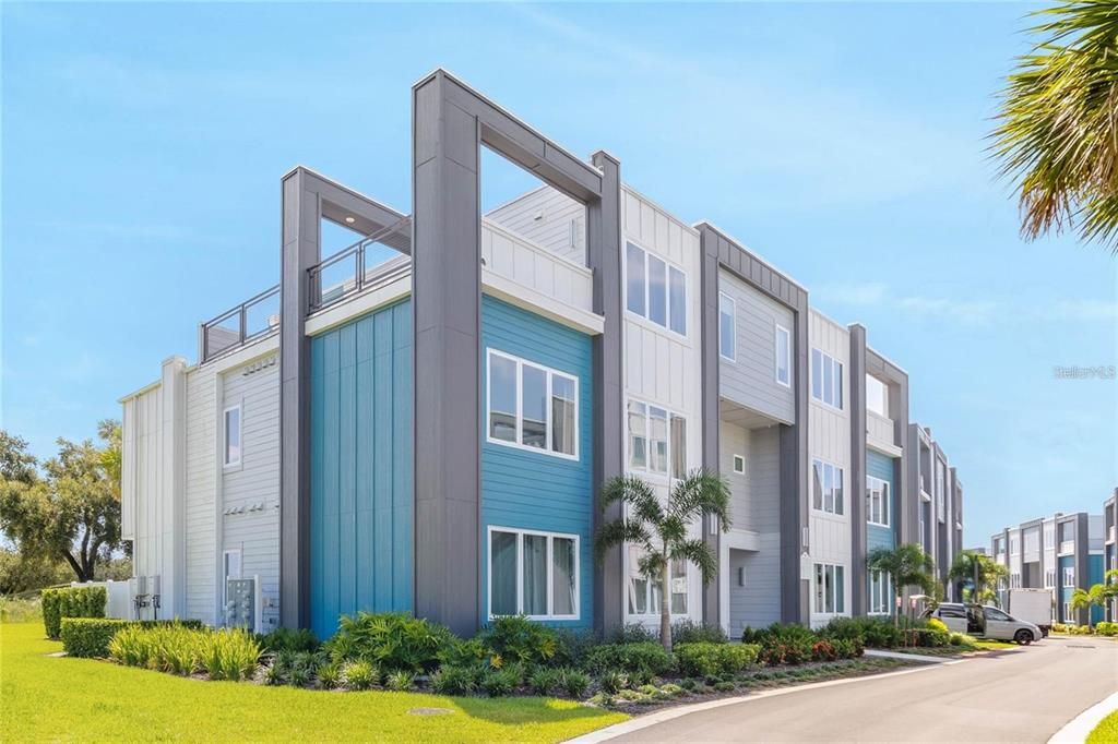 Recently Sold: $495,000 (4 beds, 3 baths, 1770 Square Feet)