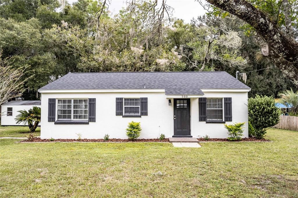 Recently Sold: $207,500 (3 beds, 1 baths, 888 Square Feet)