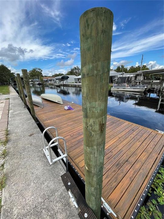 待售: $220,000 (0.10 acres)