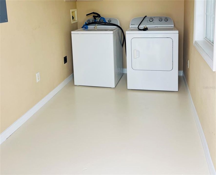 Washer/dryer included in sale
