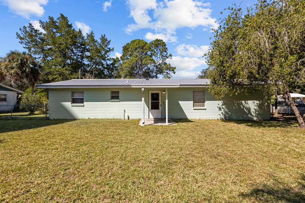 Recently Sold: $154,900 (3 beds, 1 baths, 1092 Square Feet)