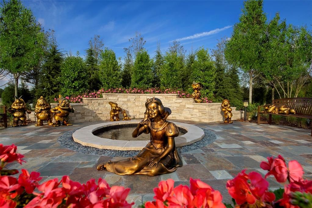 Snow White Bronze Sculpture in Charming Park