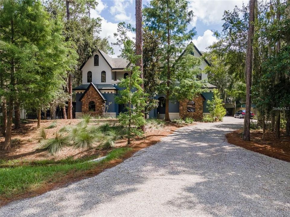 Driveway up to house