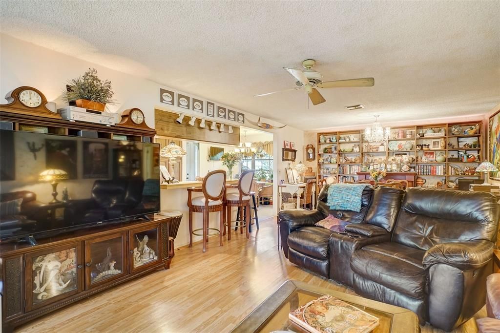 Recently Sold: $250,000 (4 beds, 3 baths, 2013 Square Feet)