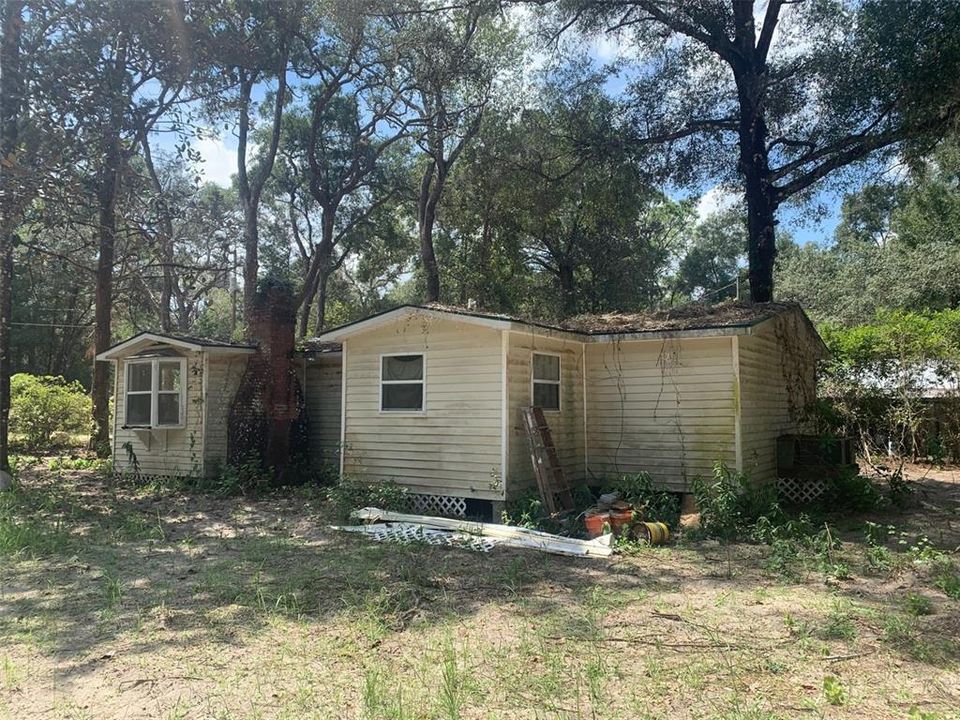 Recently Sold: $99,900 (2 beds, 1 baths, 896 Square Feet)