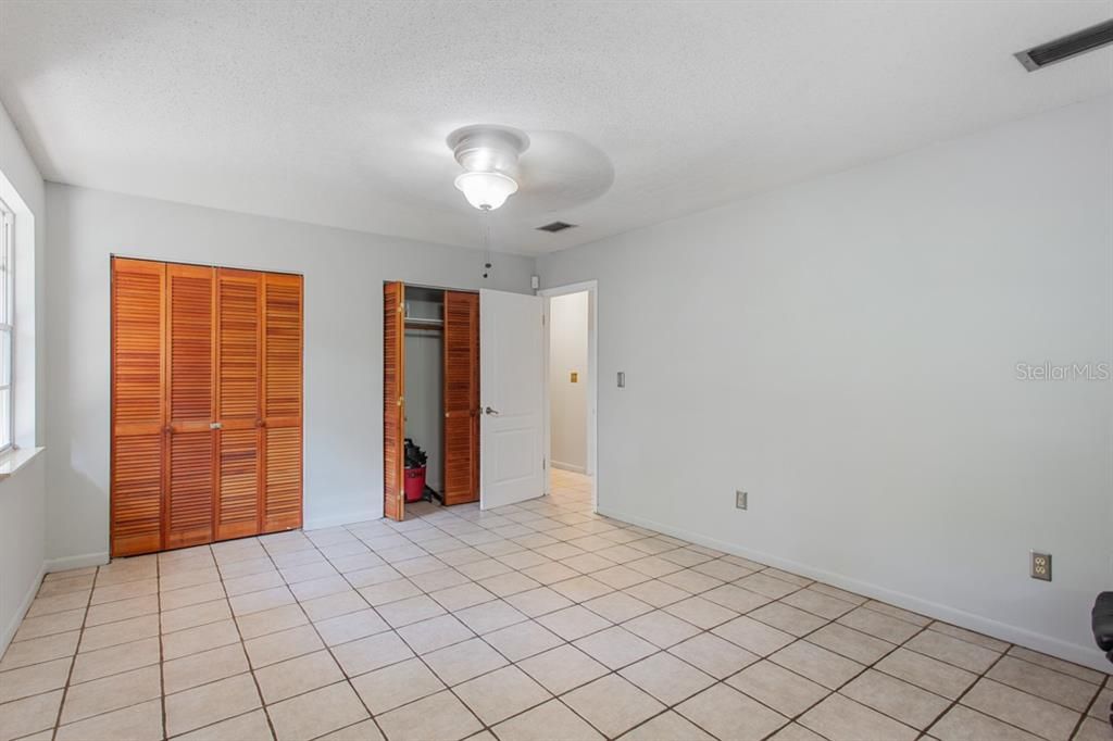 Recently Sold: $219,000 (2 beds, 2 baths, 1350 Square Feet)
