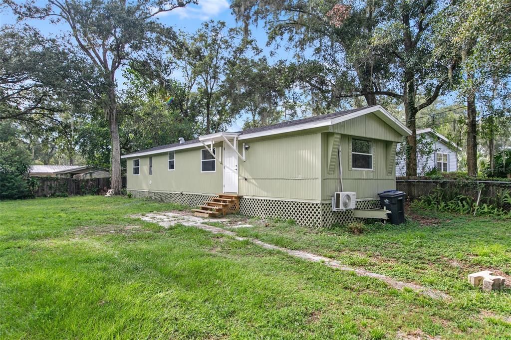 Недавно продано: $210,000 (2 спален, 1 ванн, 840 Квадратных фут)