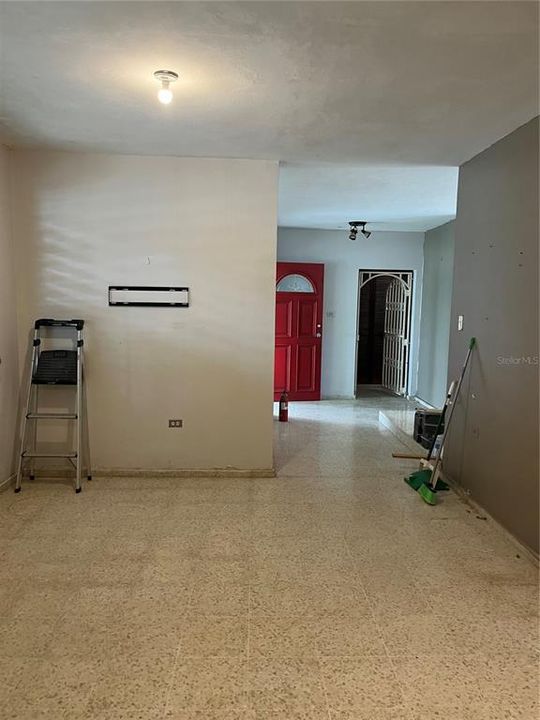 Vendido Recientemente: $310,000 (3 camas, 2 baños, 1643 Pies cuadrados)