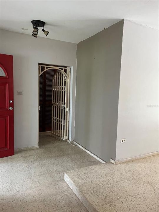 Vendido Recientemente: $310,000 (3 camas, 2 baños, 1643 Pies cuadrados)