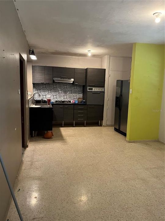 Vendido Recientemente: $310,000 (3 camas, 2 baños, 1643 Pies cuadrados)