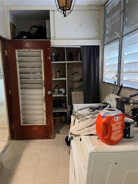 Vendido Recientemente: $310,000 (3 camas, 2 baños, 1643 Pies cuadrados)