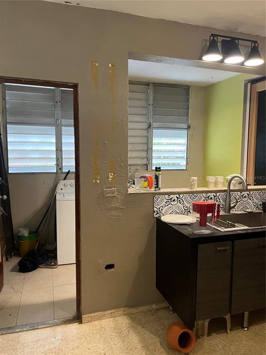 Vendido Recientemente: $310,000 (3 camas, 2 baños, 1643 Pies cuadrados)