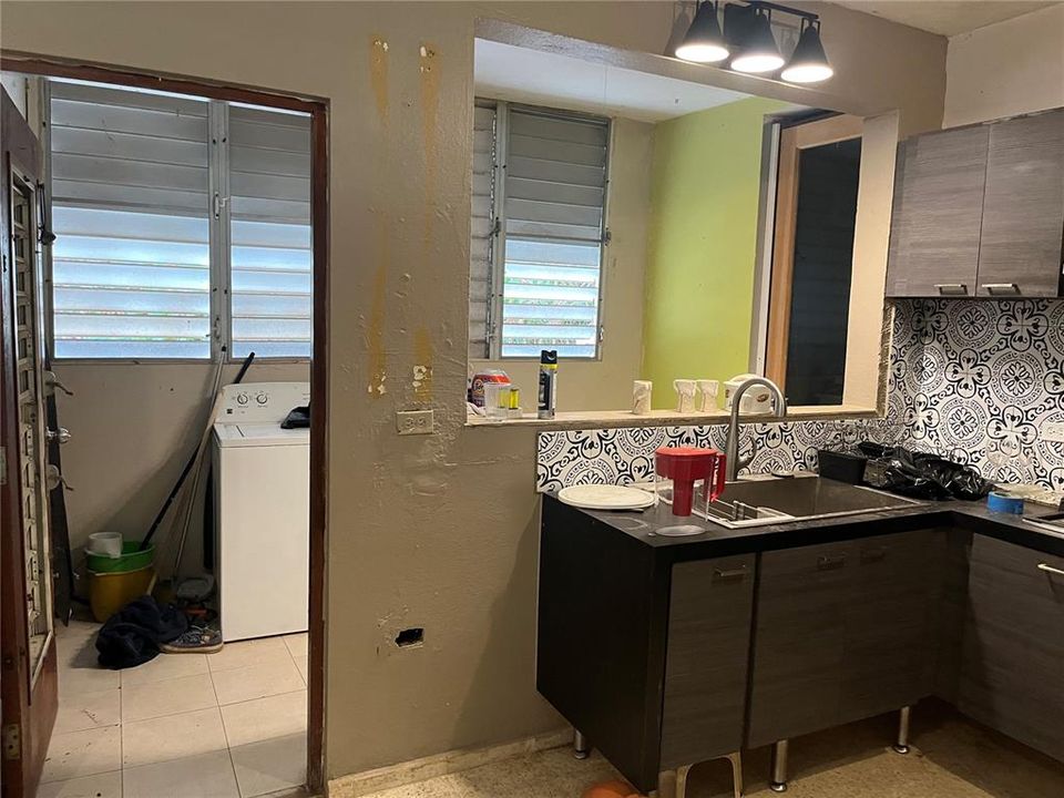 Vendido Recientemente: $310,000 (3 camas, 2 baños, 1643 Pies cuadrados)