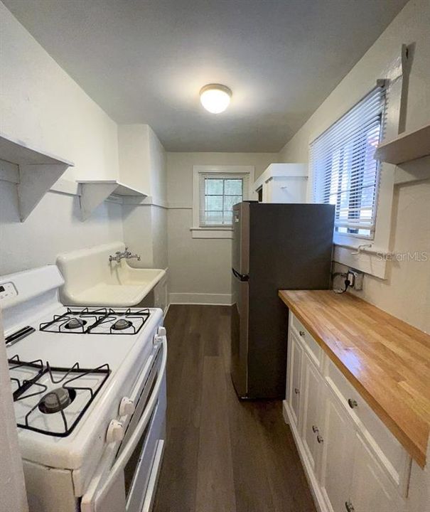 Recently Rented: $1,000 (1 beds, 1 baths, 658 Square Feet)