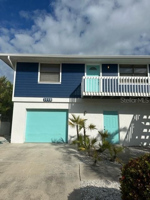 Recently Rented: $3,150 (3 beds, 2 baths, 2752 Square Feet)