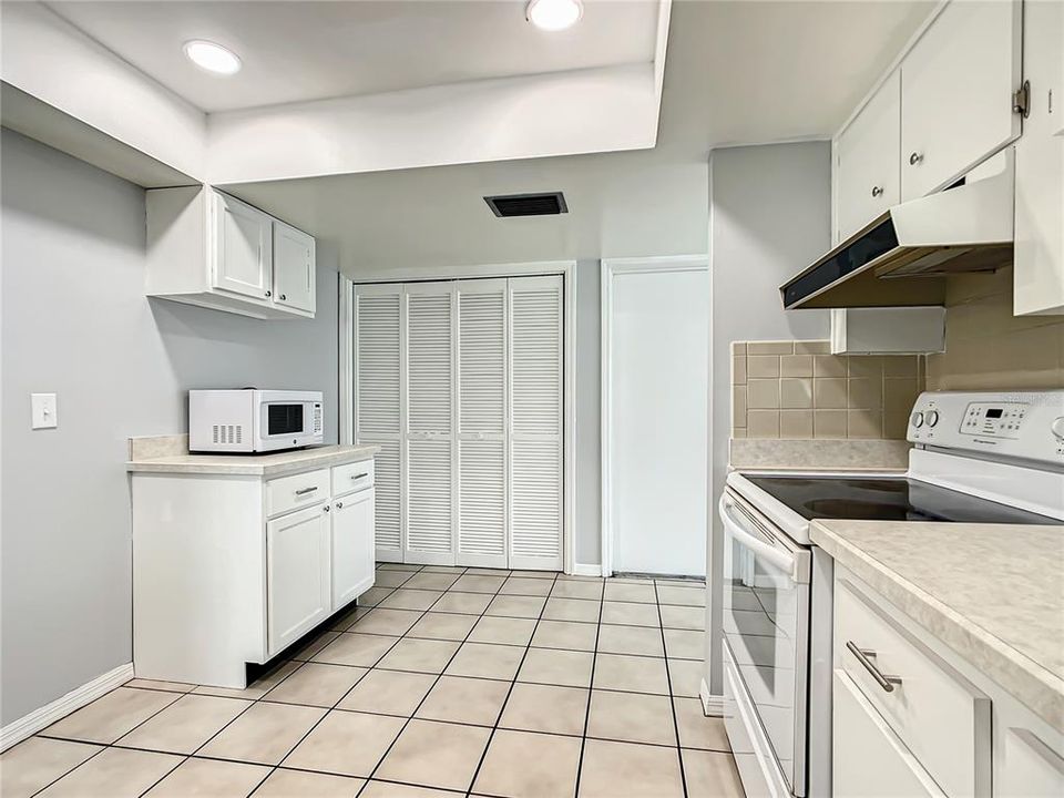 Recently Rented: $1,850 (3 beds, 2 baths, 1535 Square Feet)