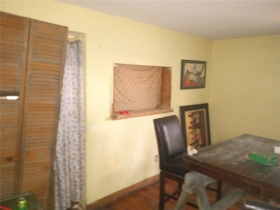 Vendido Recientemente: $88,000 (3 camas, 1 baños, 1362 Pies cuadrados)