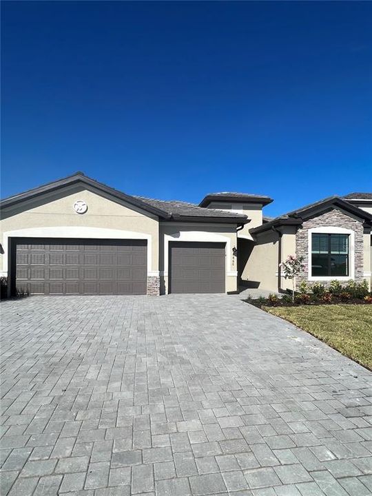 Recently Sold: $638,596 (3 beds, 3 baths, 2444 Square Feet)