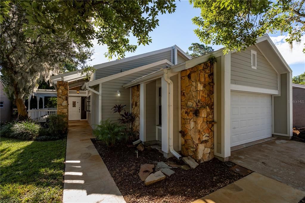 Recently Sold: $449,000 (3 beds, 3 baths, 2027 Square Feet)